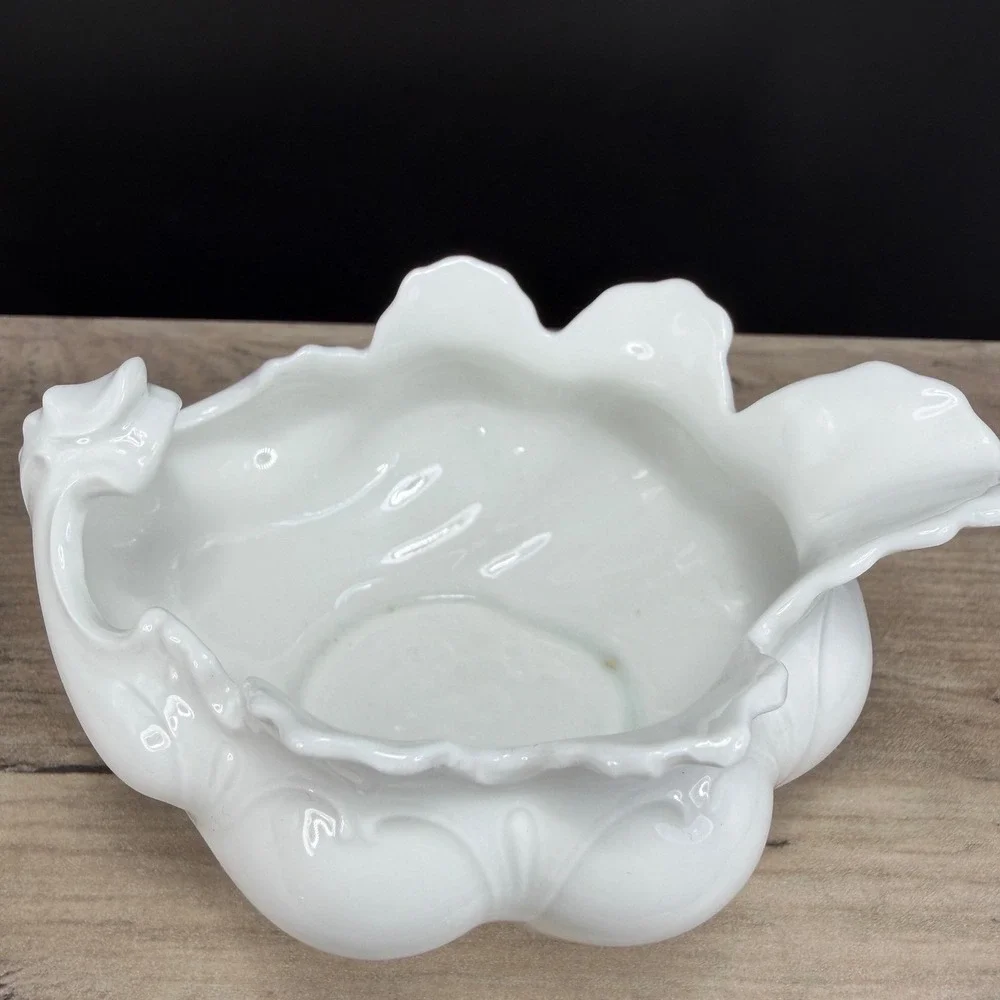 MZ Austria White Porcelain Footed Sugar Bowl‎ Scalloped Ruffled Shell Dish VTG